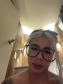 YouCandiSumisa Adlı Modelin Canlı XXX Sohbeti