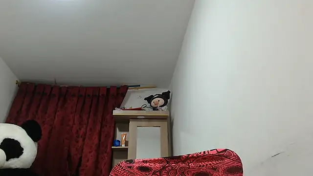 XXX chat uživo modela SWEETT_CORY
