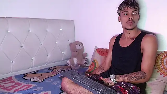Angel_foxc13 Adlı Modelin Canlı XXX Sohbeti