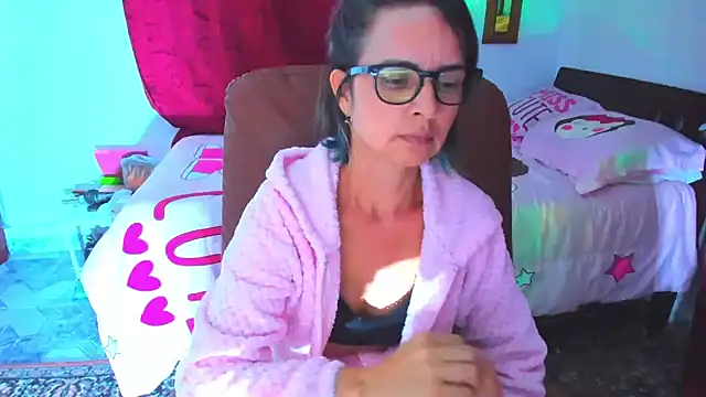 BrianaGarner's Live XXX Chat