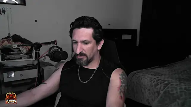 DevilPup75_ Chat XXX in diretta