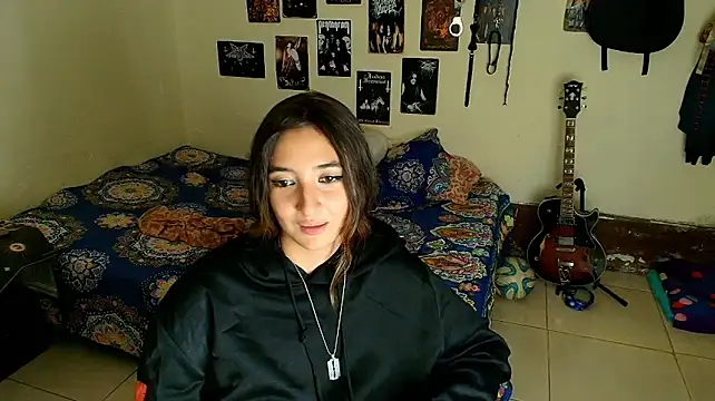 alucarda_666 Adlı Modelin Canlı XXX Sohbeti