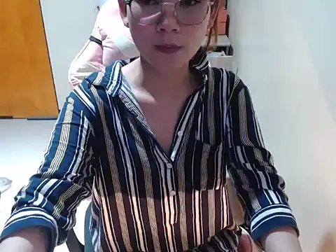 Sweety_Aria Adlı Modelin Canlı XXX Sohbeti