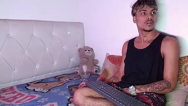 XXX chat uživo modela Angel_foxc13
