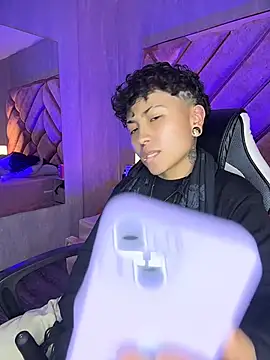 ian_mathias_'s Live XXX Chat