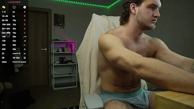 Czat XXX na żywo – MrbigLouis