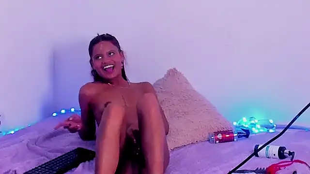 Nicky_Nicoole Adlı Modelin Canlı XXX Sohbeti