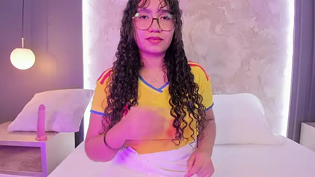 alysson_moon_'s Live XXX Chat