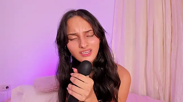 צ'אט XXX בשידור חי של ninaht