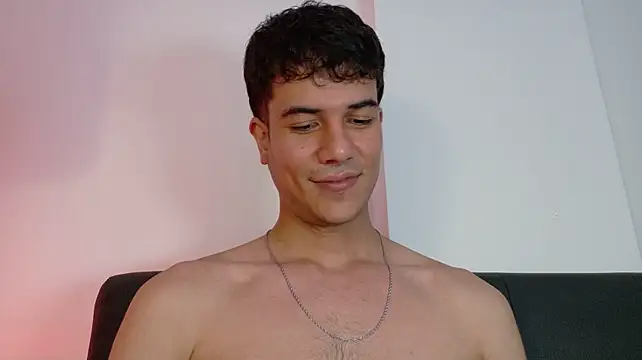 Derek_stud_ Adlı Modelin Canlı XXX Sohbeti