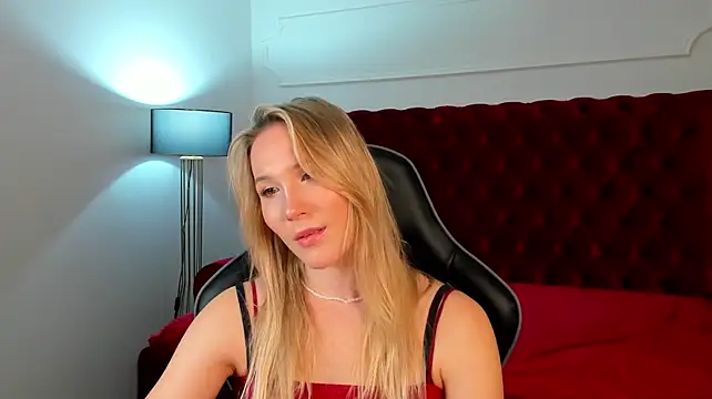ElaraVoltage Live XXX Chat