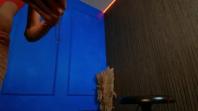 Nikki_Vesper: απευθείας συνομιλία ΧΧΧ