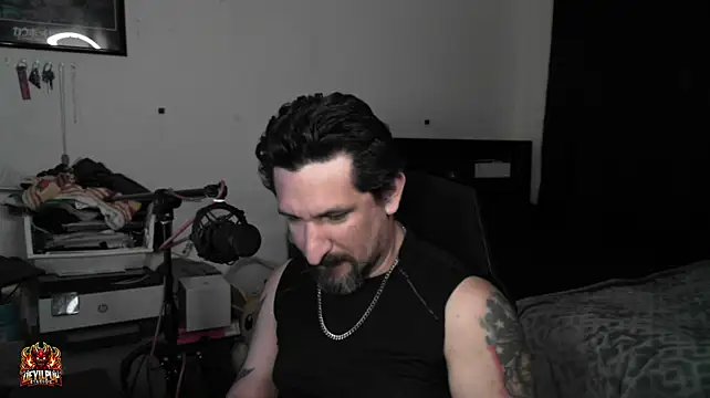DevilPup75_ élő XXX-chatje
