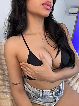 _Emily_Thompson_ Live XXX-chat