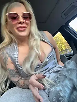 June695_ Live XXX-chat