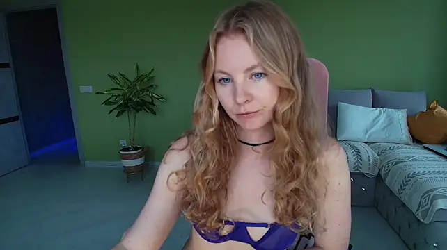 XXX chat uživo modela Cuddle_Cat