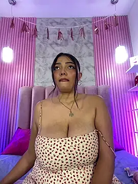 XXX chat uživo modela ArianaRougee