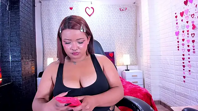XXX chat uživo modela Urax_Cookie