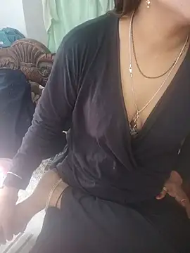 Princessroooh Adlı Modelin Canlı XXX Sohbeti