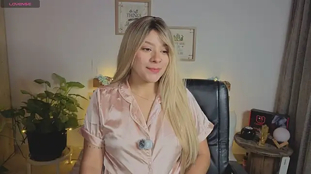 دردشة LucyMoanss الجنسية المباشرة