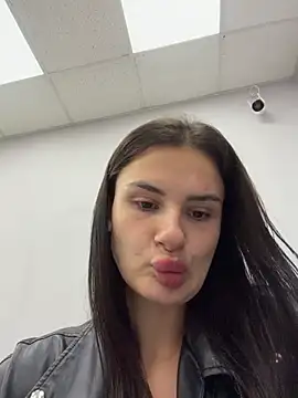 MiraReach Live XXX-chat
