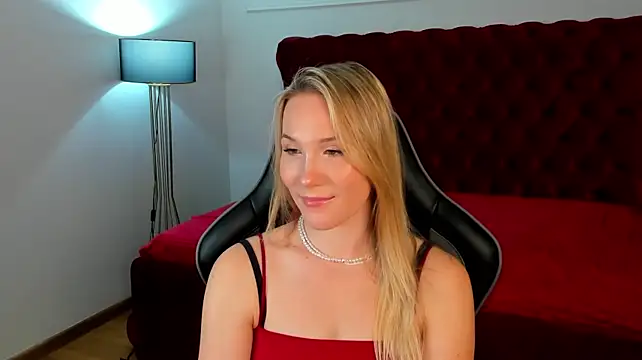 ElaraVoltage's Live XXX Chat