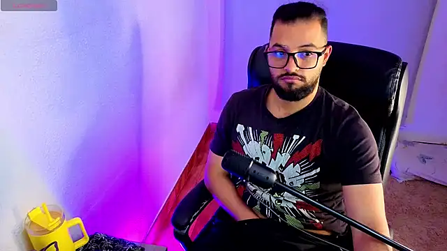 Ernesto-Rodriguez82 Adlı Modelin Canlı XXX Sohbeti