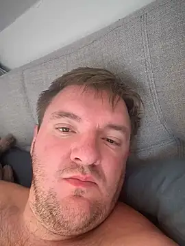 XXX chat uživo modela LookingForMaster2