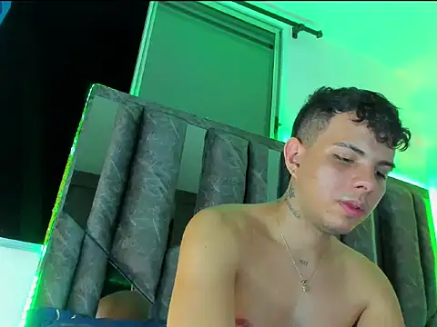 دردشة Alessandro_1610 الجنسية المباشرة