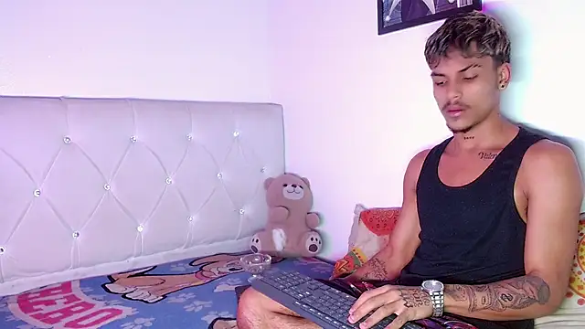 Angel_foxc13のライブXXXチャット