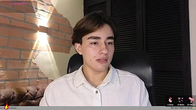 Connorr_01 Adlı Modelin Canlı XXX Sohbeti