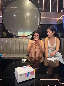 XXX chat uživo modela MS-520