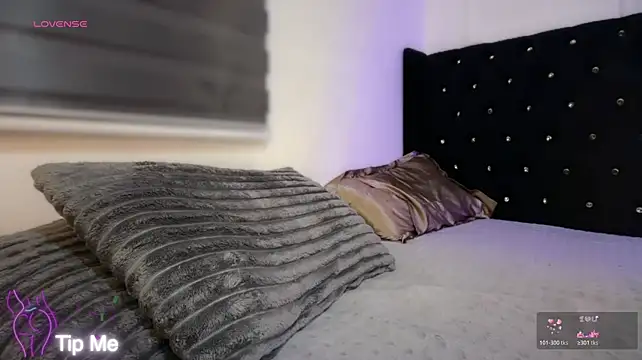 NaughtyJedGirl Live XXX-chat