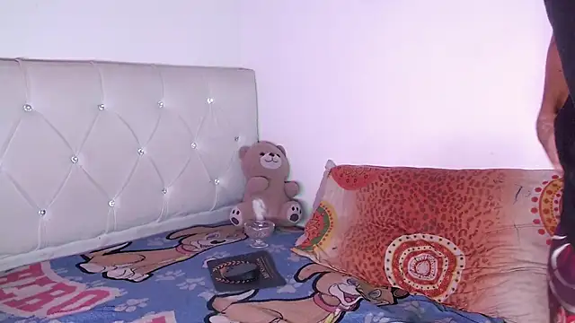 XXX chat uživo modela Angel_foxc13