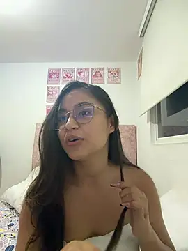 ivette_swan Adlı Modelin Canlı XXX Sohbeti