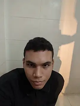 Chat XXX en directo de GoldenBoyDuo