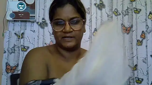 indianstrawberrylips4u Chat XXX live