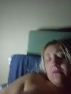 Chat +18 de Manuzinha2209 ao vivo