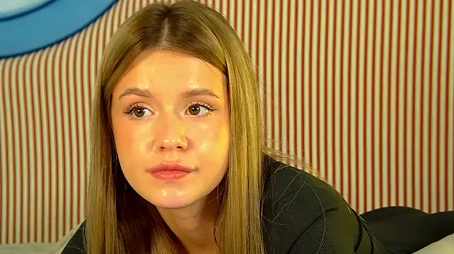 MilanaBalmain Adlı Modelin Canlı XXX Sohbeti