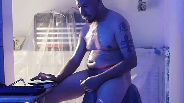 nakedtony81's Live XXX Chat