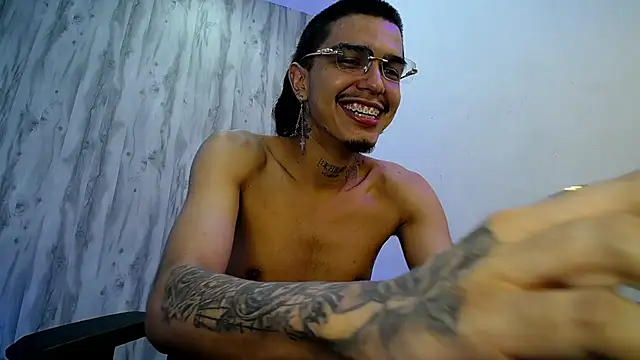 Tayson_Hot লাইভ XXX চ্যাট