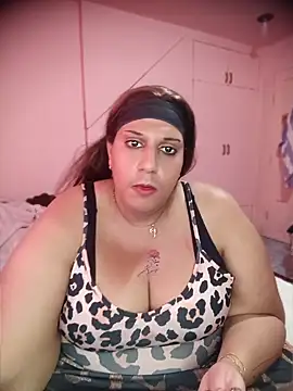 Strongshemail XXX чат на живо