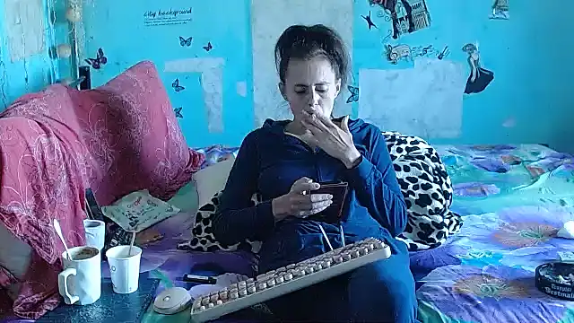 brighteyes77 Adlı Modelin Canlı XXX Sohbeti