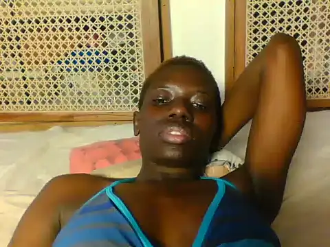 Chatroom XXX en direct de Goldy_petite