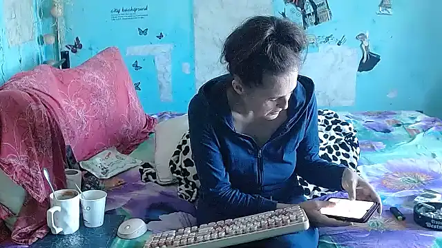 XXX chat uživo modela brighteyes77