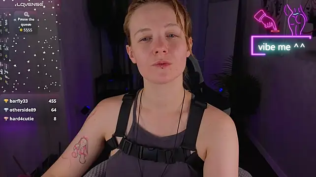Chat +18 de Ricki_Bloom ao vivo