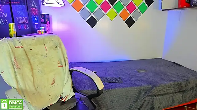 XXX chat uživo modela Marcoviolet