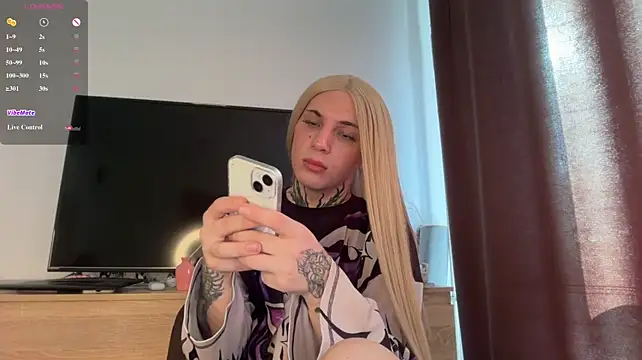 Chloevesper Adlı Modelin Canlı XXX Sohbeti