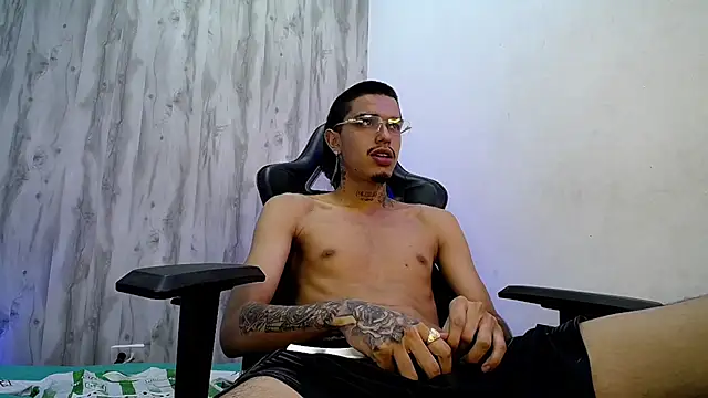 Chat XXX en directo de Tayson_Hot
