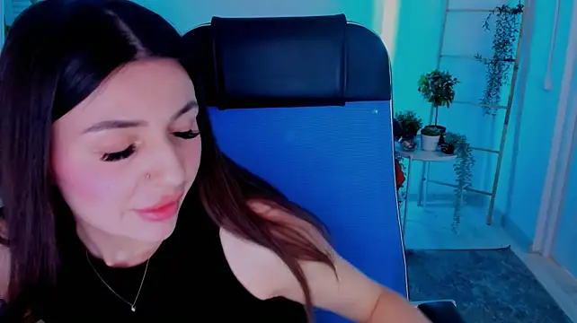 DiRosie Adlı Modelin Canlı XXX Sohbeti